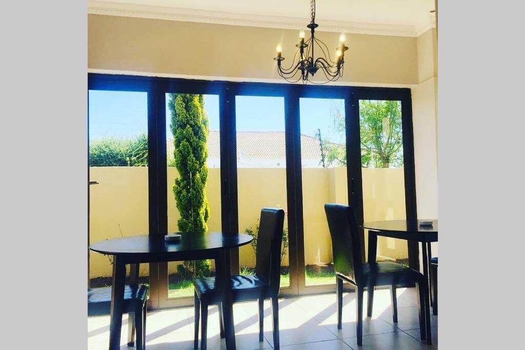 Olive Exclusive Villa Gaborone Eksteriør bilde